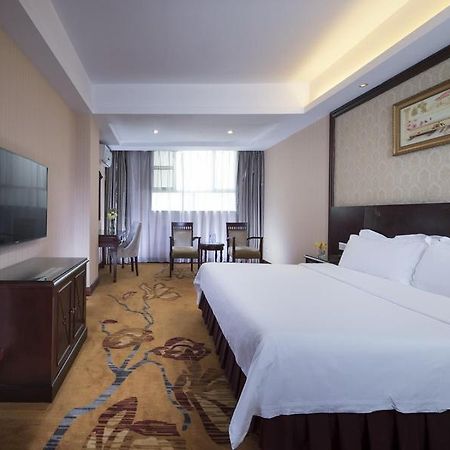 Vienna Hotel Shenzhen Shangjin Center Екстериор снимка