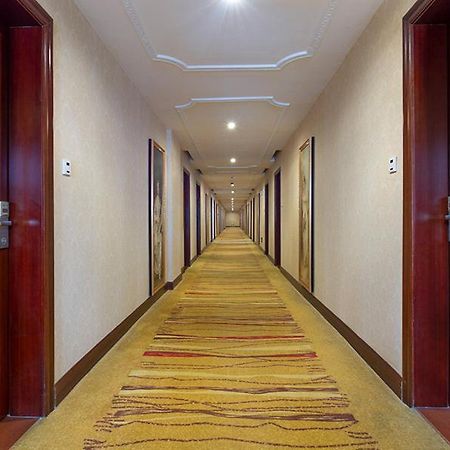 Vienna Hotel Shenzhen Shangjin Center Екстериор снимка